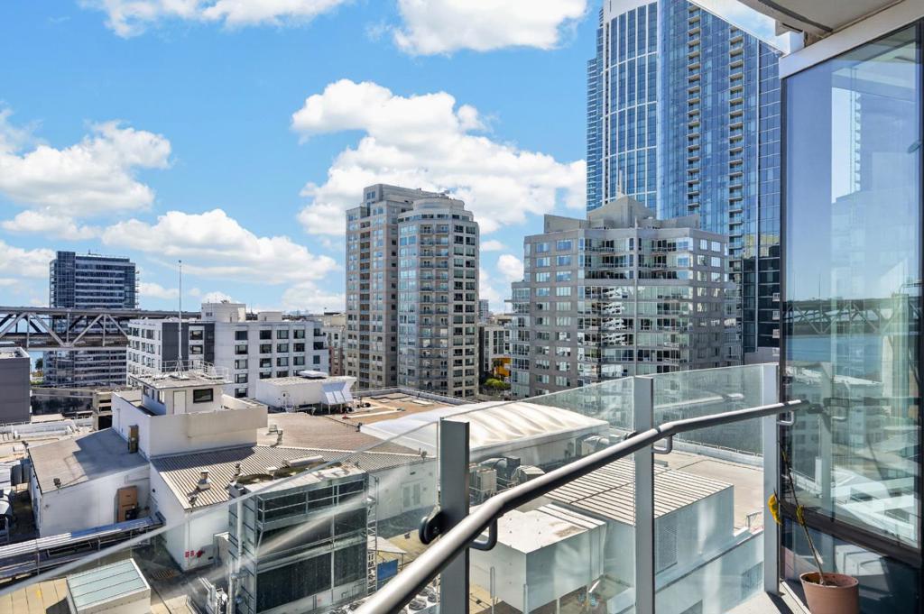 338 Main Street 16E