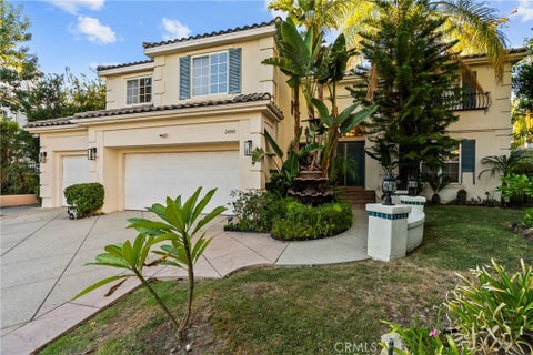 Photo of 24901 Vista Verenda, Woodland Hills, CA 91367 (MLS # SR26225236)