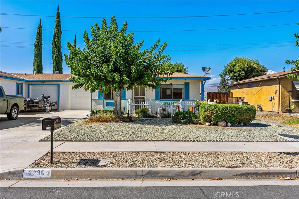 2236 San Padre