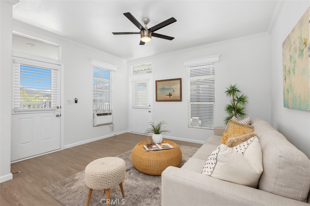 21851 Newland 117