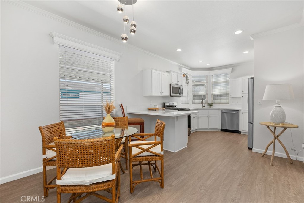 21851 Newland 117