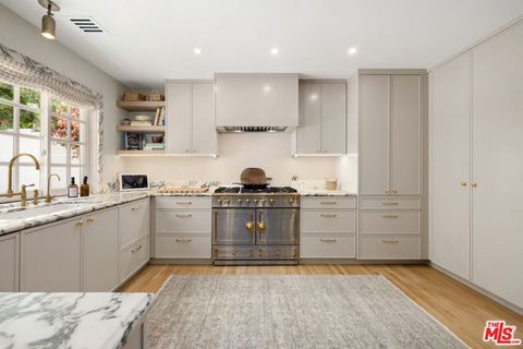 Tiny photo for 14640 Tustin Street, Sherman Oaks, CA 91403 (MLS # 26862187)