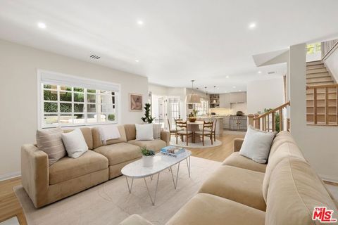 Tiny photo for 14640 Tustin Street, Sherman Oaks, CA 91403 (MLS # 26862187)