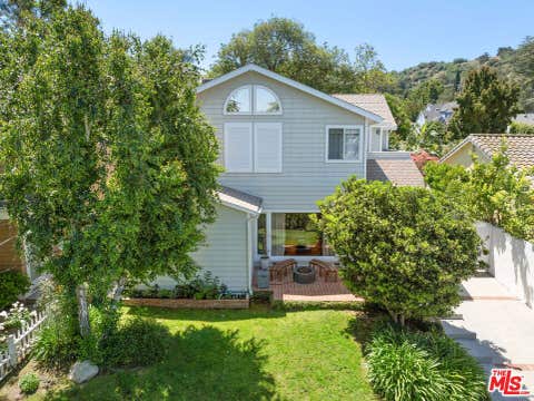 Tiny photo for 14640 Tustin Street, Sherman Oaks, CA 91403 (MLS # 26862187)