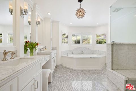 Tiny photo for 14640 Tustin Street, Sherman Oaks, CA 91403 (MLS # 26862187)