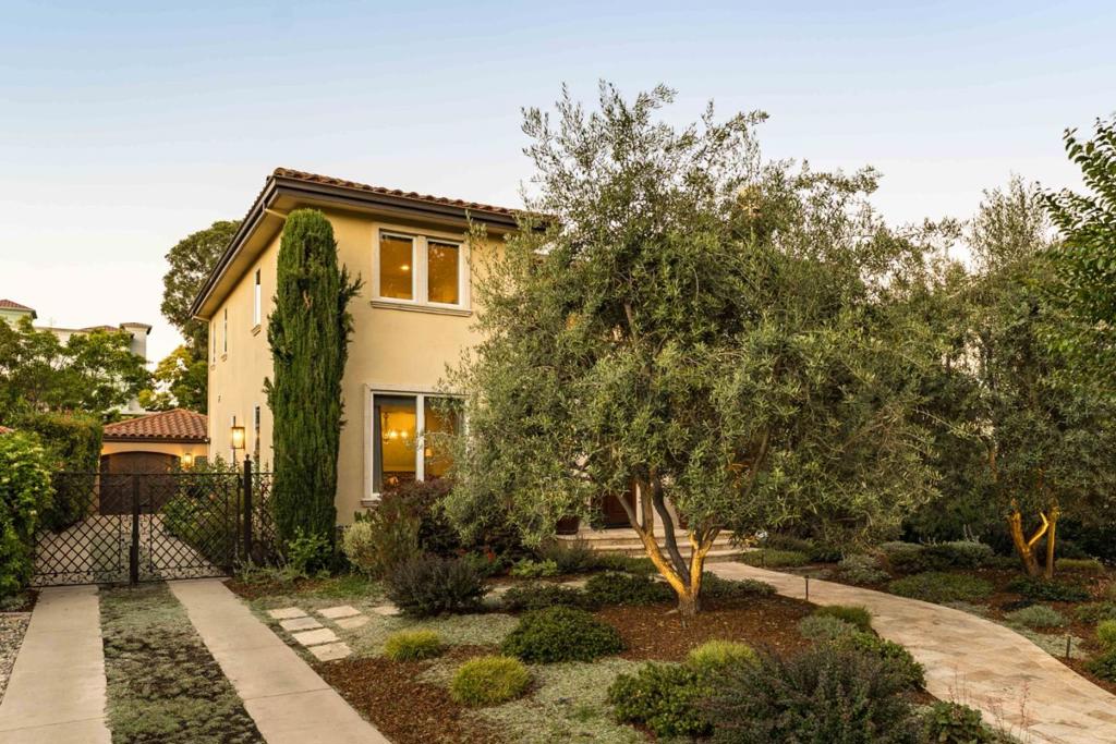 579 Glenbrook Drive