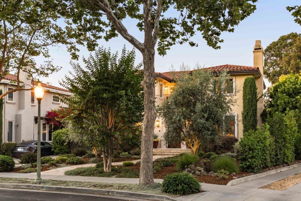 579 Glenbrook Drive