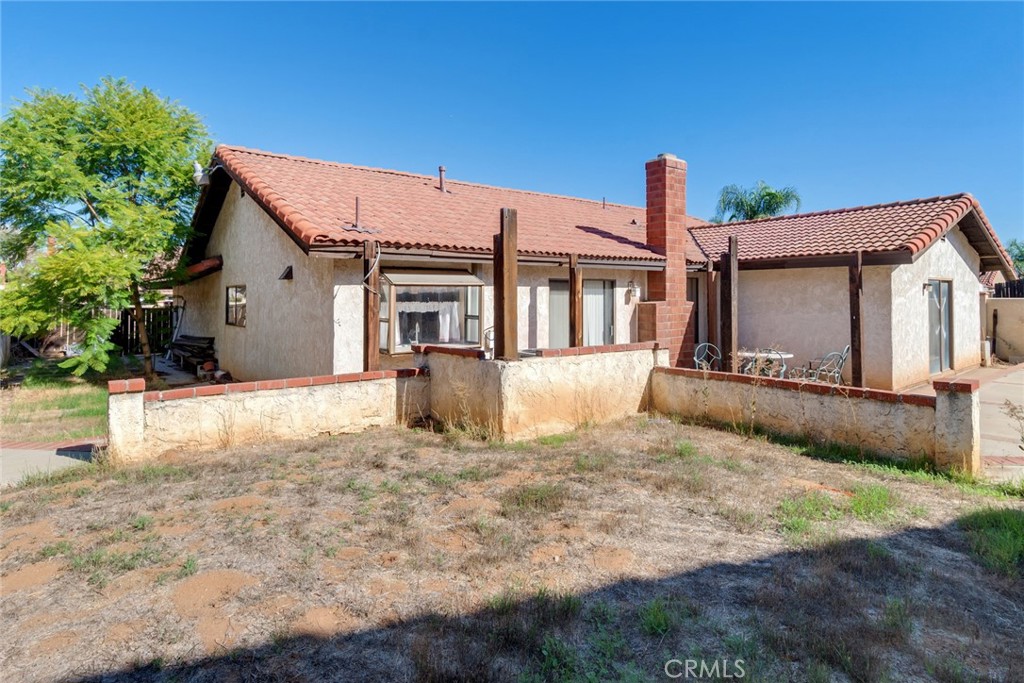 6568 Avenida Mariposa