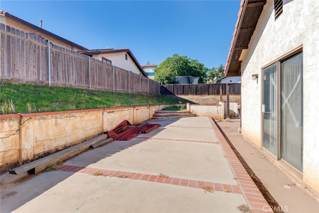 6568 Avenida Mariposa