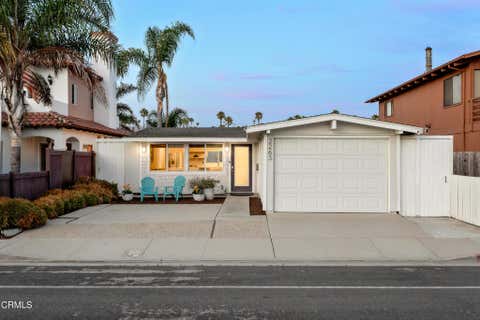 Photo of 2263 Pierpont Boulevard, Ventura, CA 93001 (MLS # V1-37640)