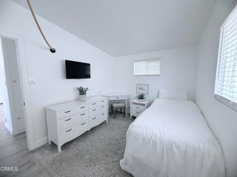 Tiny photo for 2263 Pierpont Boulevard, Ventura, CA 93001 (MLS # V1-37640)