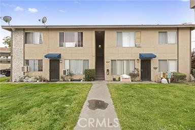 FULLERTON UNIT AVAILABLE - 2 bedrooms, 1 bath, 950 sq. ft of living, NEWLY RENOVATED UNIT, AMPLE PARKING WITH CARPORT AVAILABLE
CLOSE TO 5 FWY & 91 FWY, CLOSE TO SHOPPING CITIES IN ANAHEIM AND BUENA PARK.