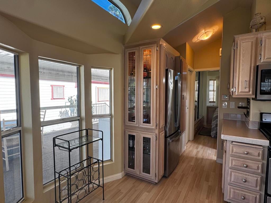 84136 Avenue 44 82