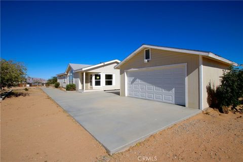 Photo of 737 Gerber Ave, Landers, CA 92285 (MLS # JT26108841)