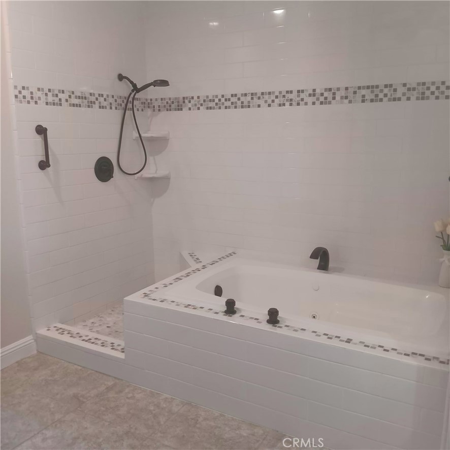 Lake Mirage Racquet Club (32138) - Residential