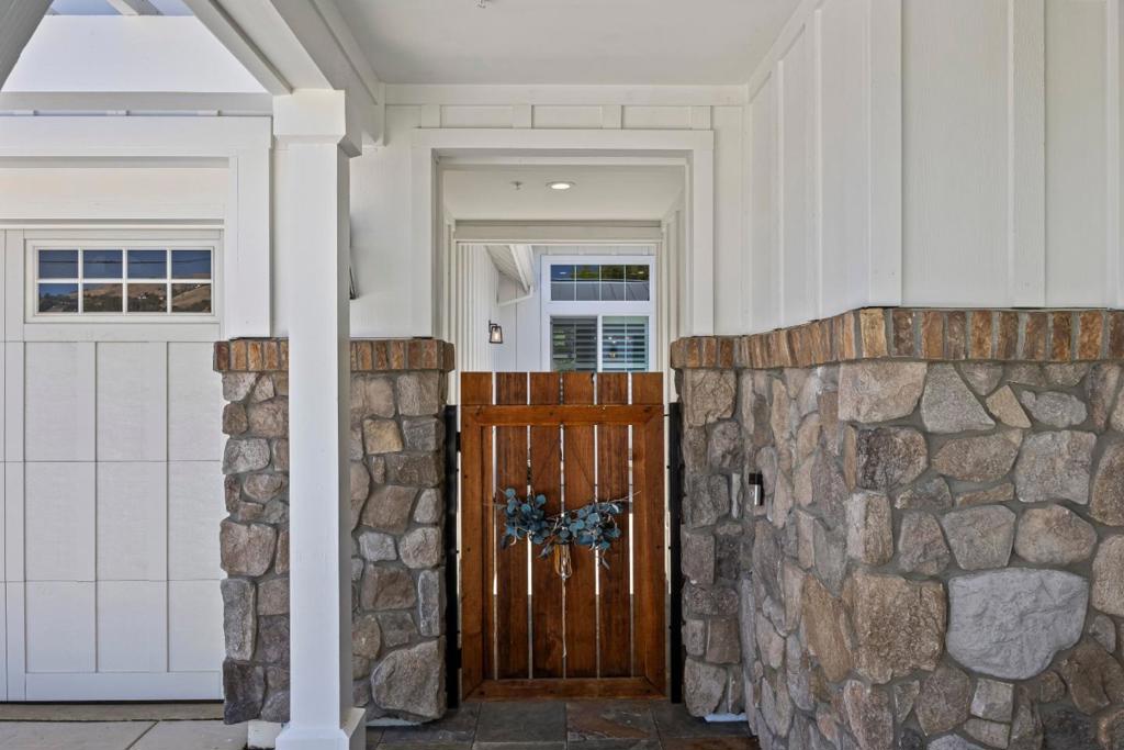 17045 Hill Road