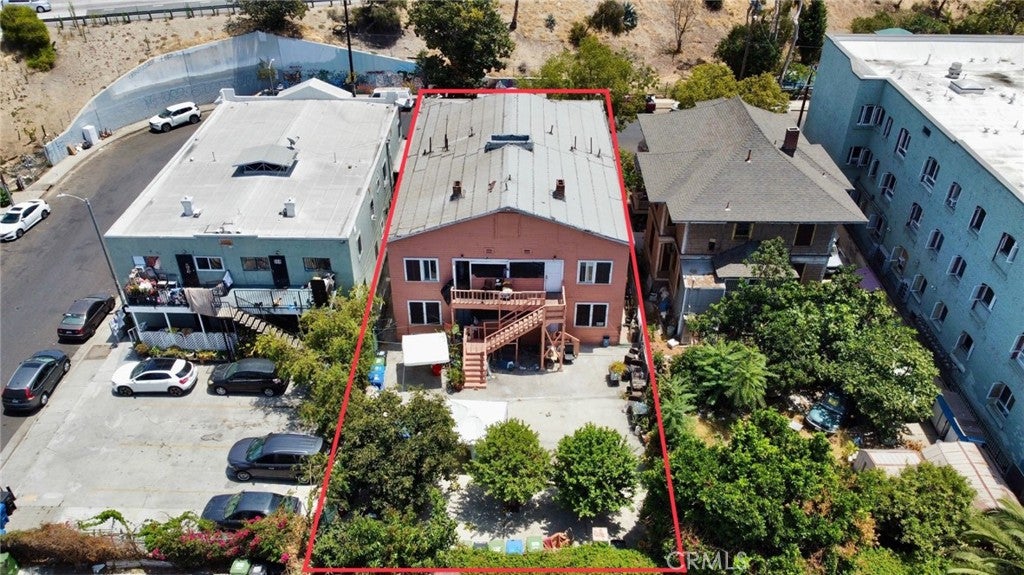 1943 Estrella Avenue