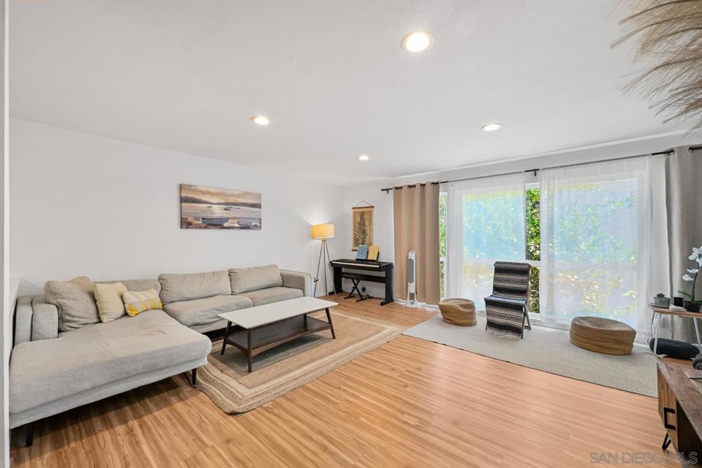 2610 Torrey Pines Rd. C22