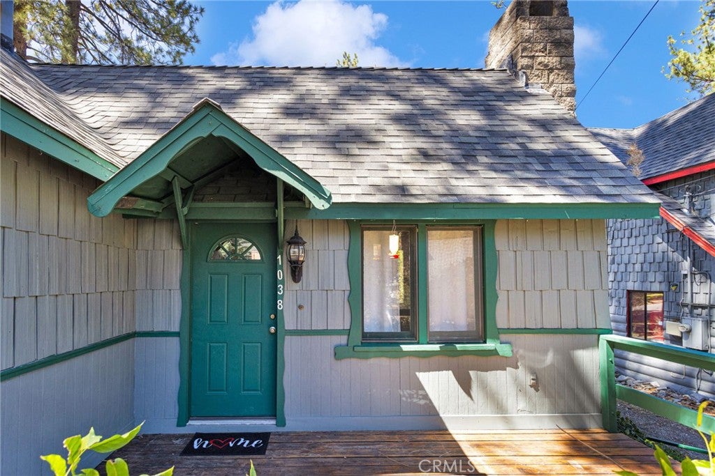 1038 Robin Ln.