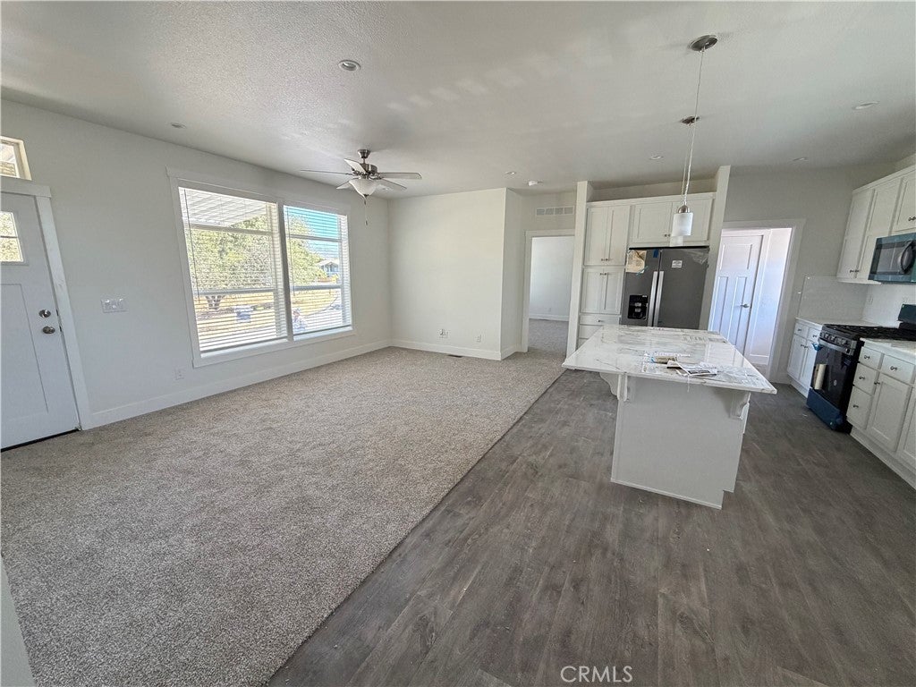 9278 N Highway 101 38