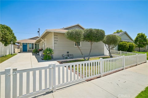 Photo of 1956 N Ontario Street #101, Burbank, CA 91505 (MLS # AR26157778)