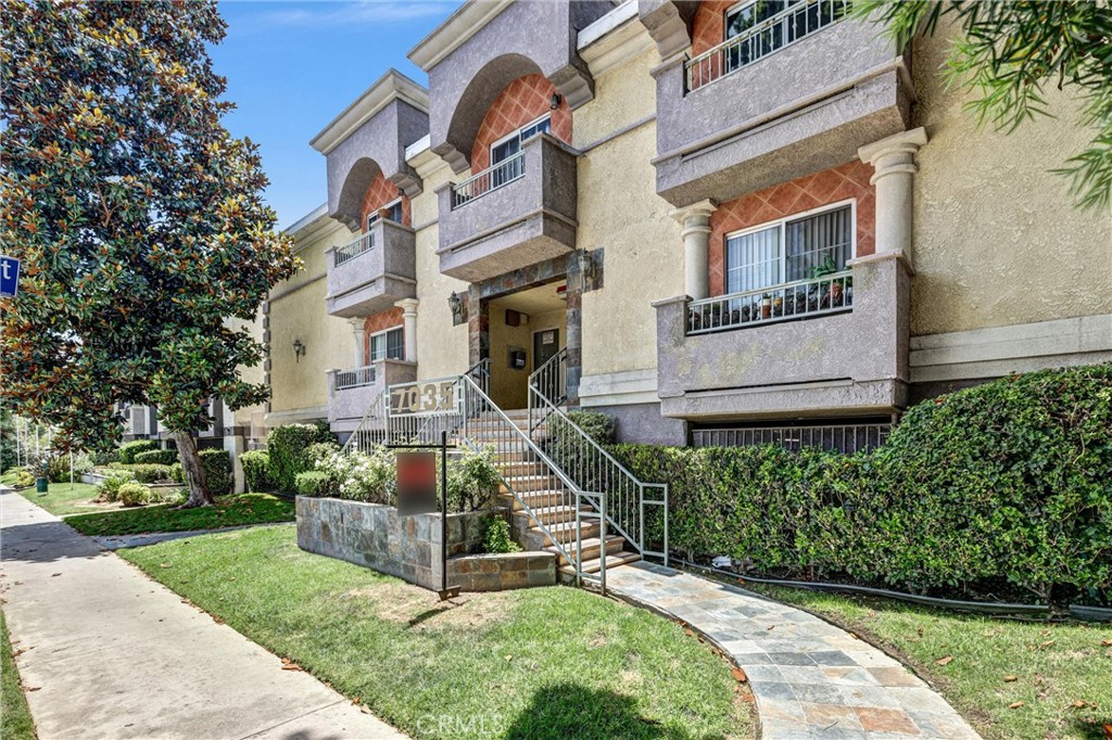 Centrally located, turnkey, beautifully remodelled like a new unit, perfect for a starter family. This unit boasts of a granite counter, shutters, cute patio, brand new appliances, washer and dryer in-unit, updated flooring and fresh paint. There's a gym, pool and jacuzzi. Close to Lake Balboa for fun activities, shopping centers and restaurants. Seller will pay off the HOA assessments upon closing around $60K wow! This unit actually just cost about $355,000!!! This building is being renovated, so many new things are coming for the new owner!!! PRICED TO SELL!