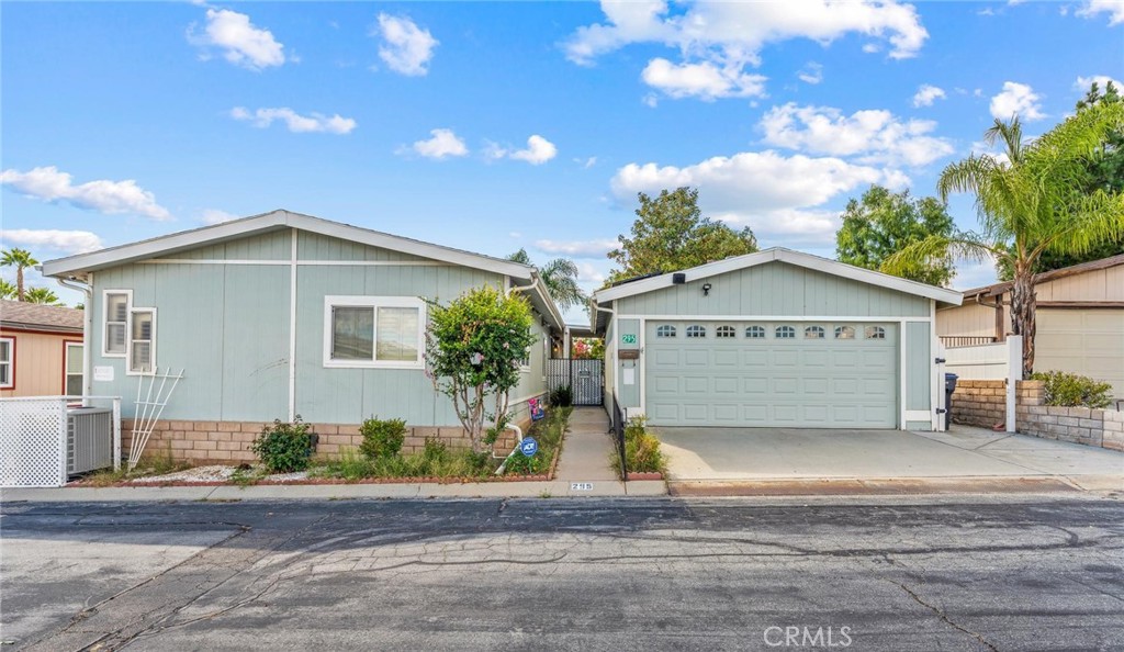 Welcome to this charming 2-bedroom, 2-bath manufactured home in the highly desirable 55+ community of Banning Estates. This property offers the perfect blend of comfort and convenience with land ownership included—no space rent!
Inside, you’ll find a bright and inviting layout with plantation shutters throughout and plenty of natural light. The home features paid solar with battery back-up, helping you save on energy costs year-round.
Enjoy a prime location within the community, complete with a view of the clubhouse—perfect for staying connected and enjoying all the activities the neighborhood has to offer.
This property is being sold AS-IS, giving you the opportunity to add your own touches and make it your own.
?? Great location in Banning with easy access to shopping, dining, and the I-10 freeway.
? Highlights:
2 Bedrooms / 2 Bathrooms
Paid Solar + Battery Back-Up
Plantation Shutters Throughout
Land-Owned Home (No Space Rent)
View of the Clubhouse
55+ Community
Don’t miss out on this wonderful opportunity to own a land-owned home in a sought-after Banning community!