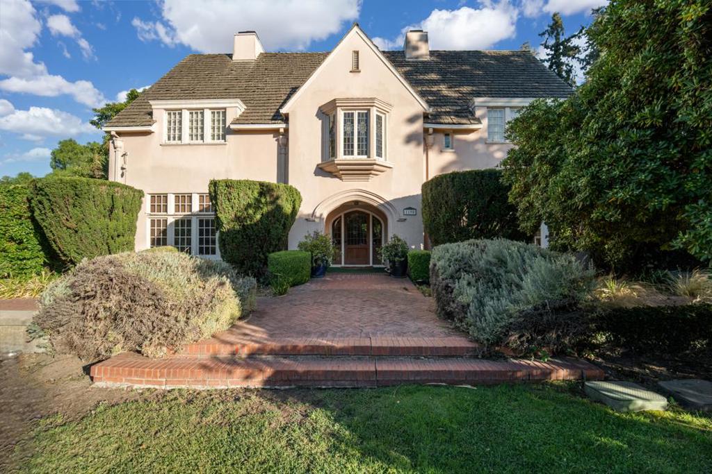1190 Emory Street