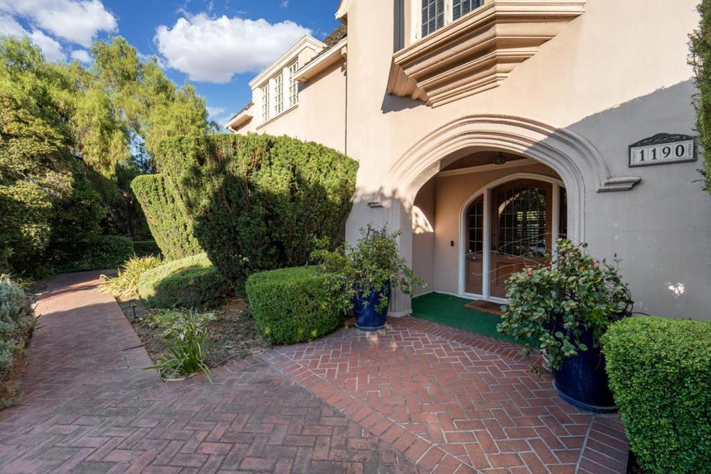 1190 Emory Street