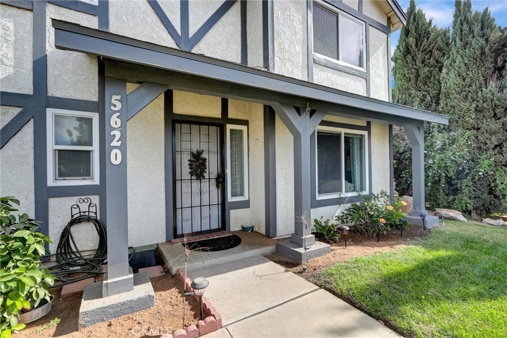 5620 Cliff Valley Circle