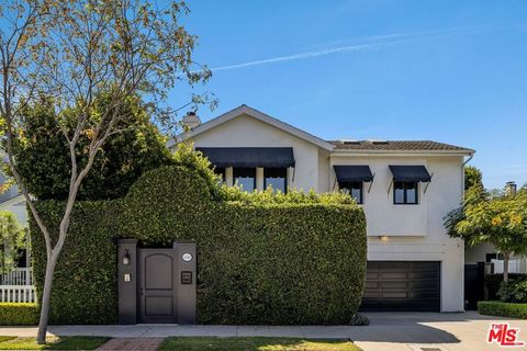 Photo of 11362 Chenault Street, Los Angeles, CA 90049 (MLS # 26856241)