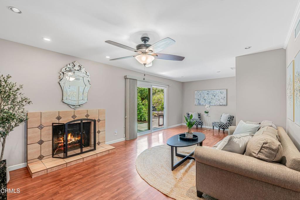 1485 E Avenida De Los Arboles
