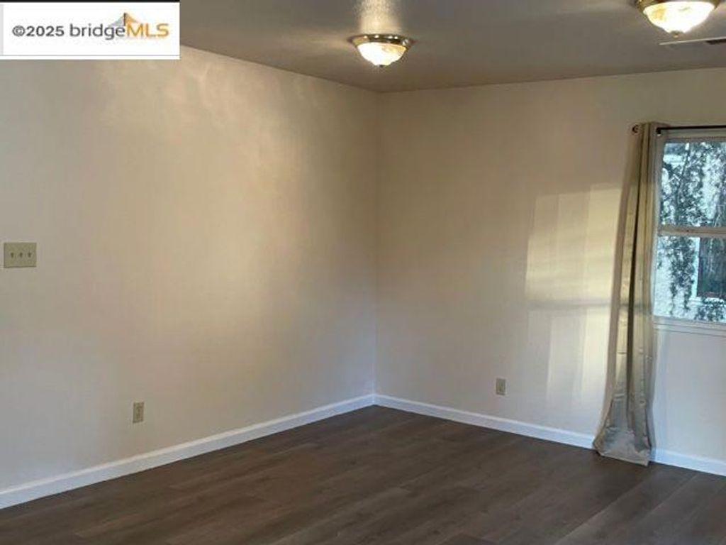listing image 130724282266069341154