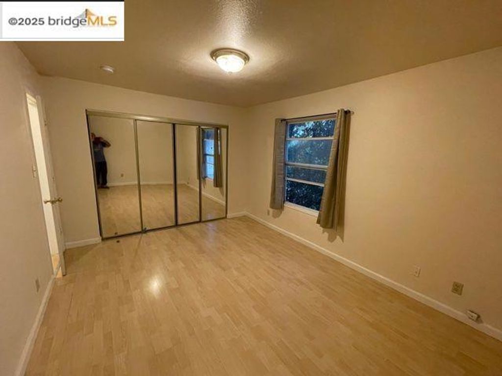 listing image 130728729089562822706