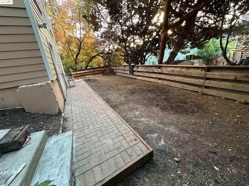 listing image 130728721872676451072