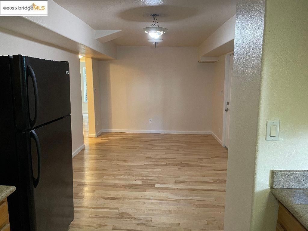 listing image 130721390756969256858