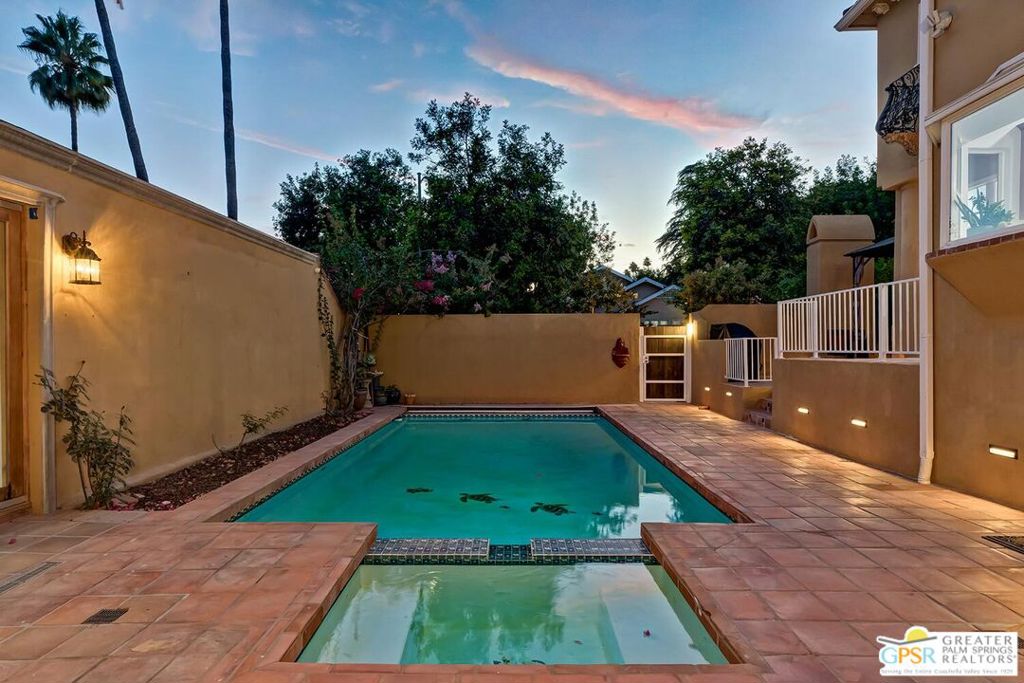 404 E Randolph Street