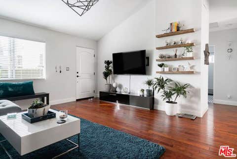 Photo of 1350 N Stanley Avenue, Los Angeles, CA 90046 (MLS # 26670241)