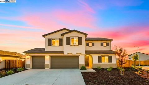 Photo of 677 Spumante Ln Ln, Manteca, CA 95337 (MLS # 41115839) Photo of 677 Spumante Ln Ln, Manteca, CA 95337 (MLS # 41115839)