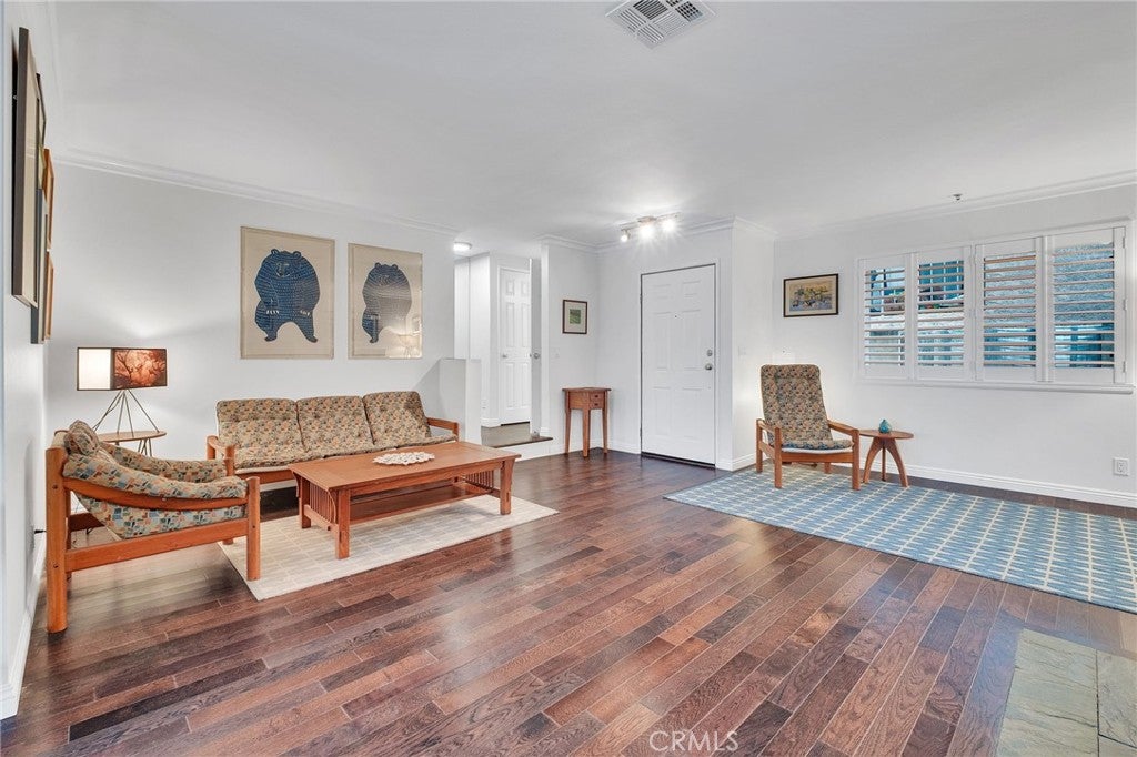 1351 W 7th 3