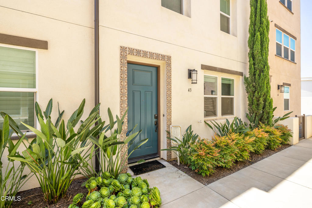 623 W Foothill Boulevard 43