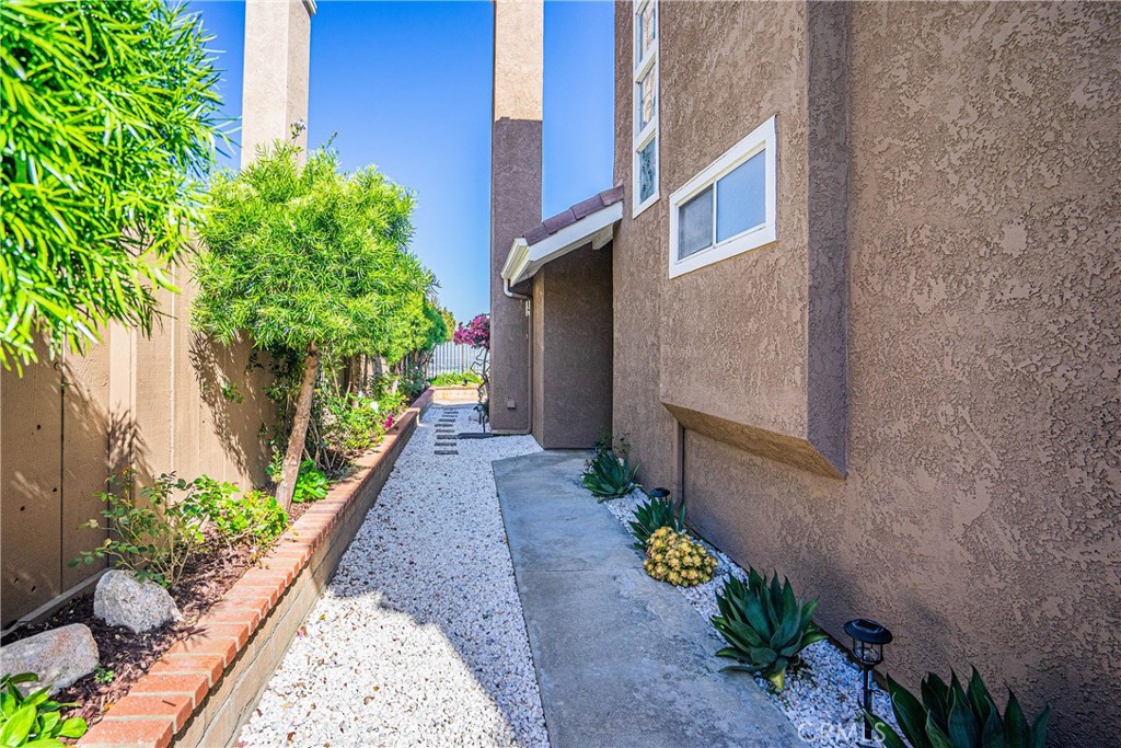 6117 E Garnet Circle