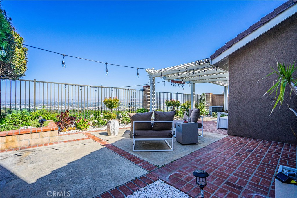 6117 E Garnet Circle