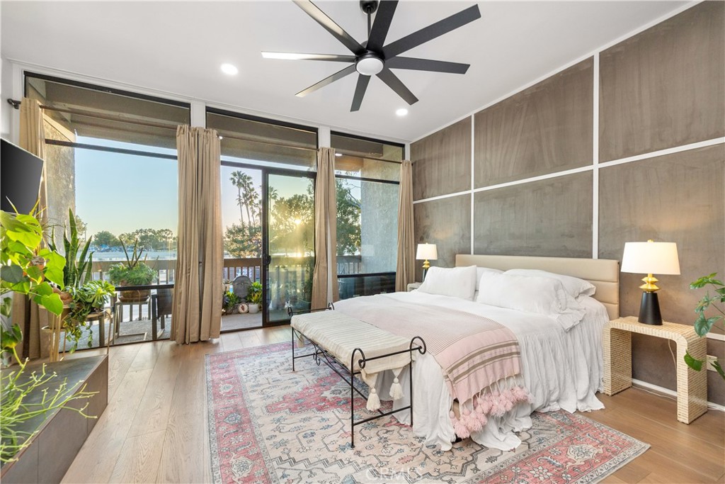 5322 Marina Pacifica Drive S