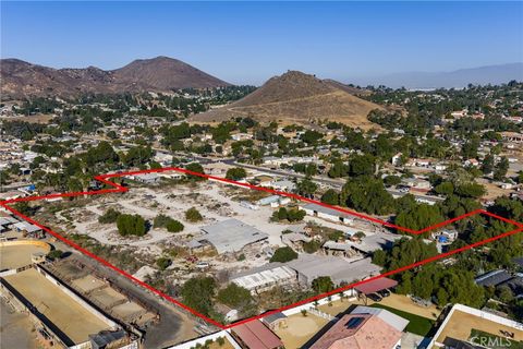 10702 Cypress Riverside CA 92505