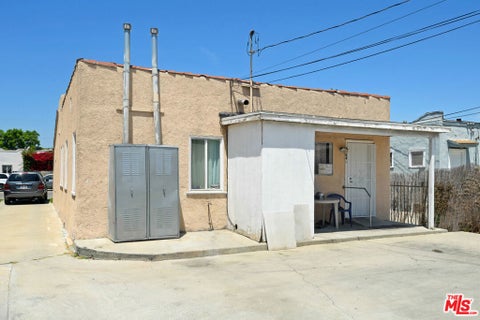 Tiny photo for 2664 S Redondo Boulevard, Los Angeles, CA 90016 (MLS # 26973861)