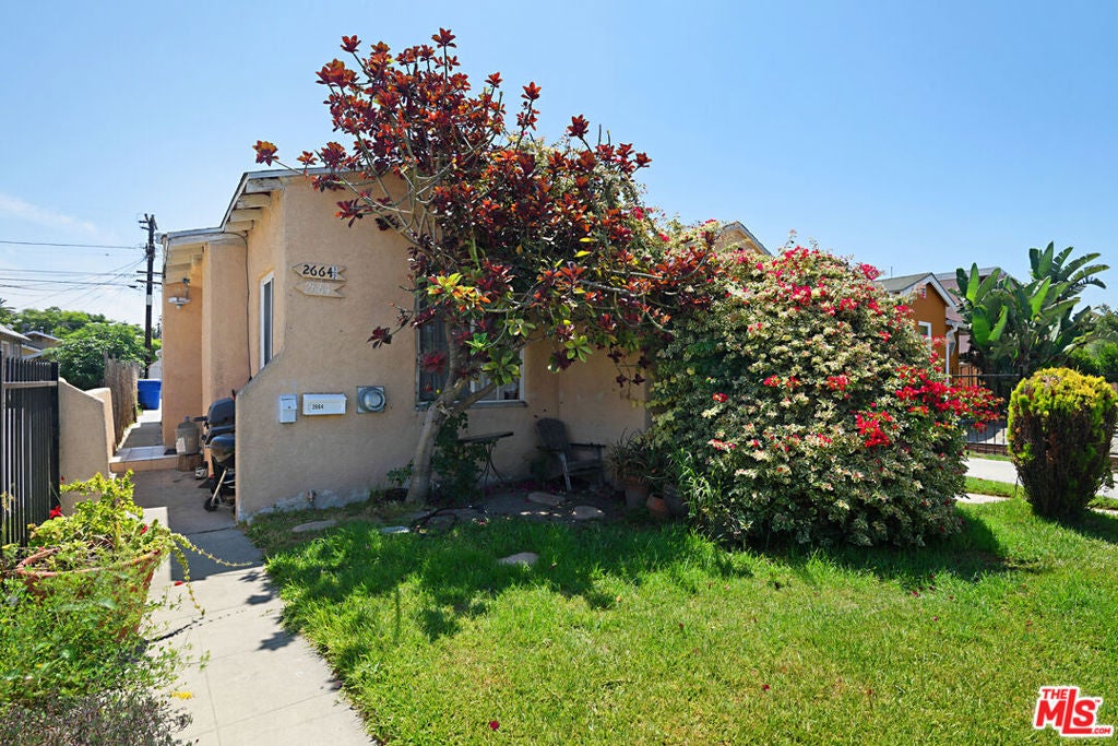 2664 S Redondo Boulevard