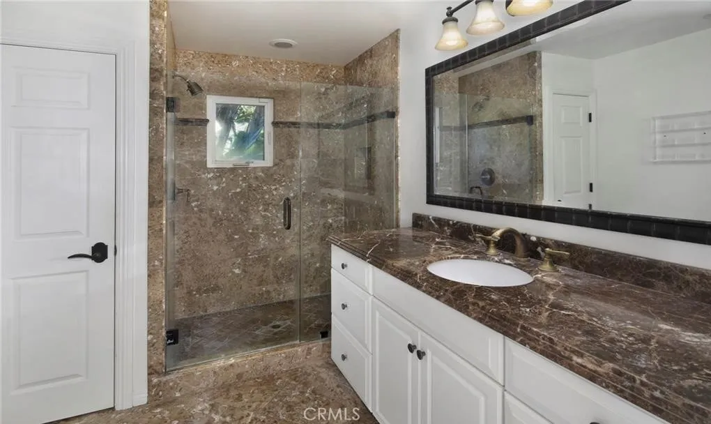 Laguna Beach, California 92651, United States, 2 Bedrooms Bedrooms, ,2 BathroomsBathrooms,Residential,Active,162030