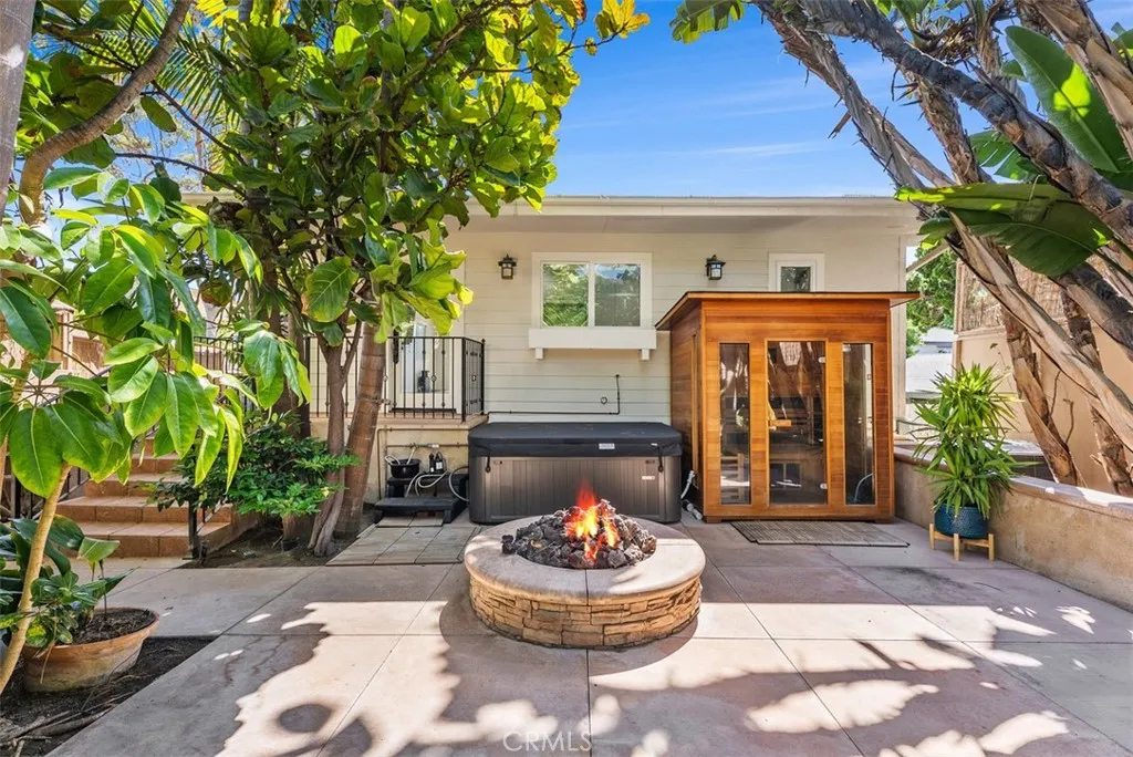 Laguna Beach, California 92651, United States, 2 Bedrooms Bedrooms, ,2 BathroomsBathrooms,Residential,Active,162030