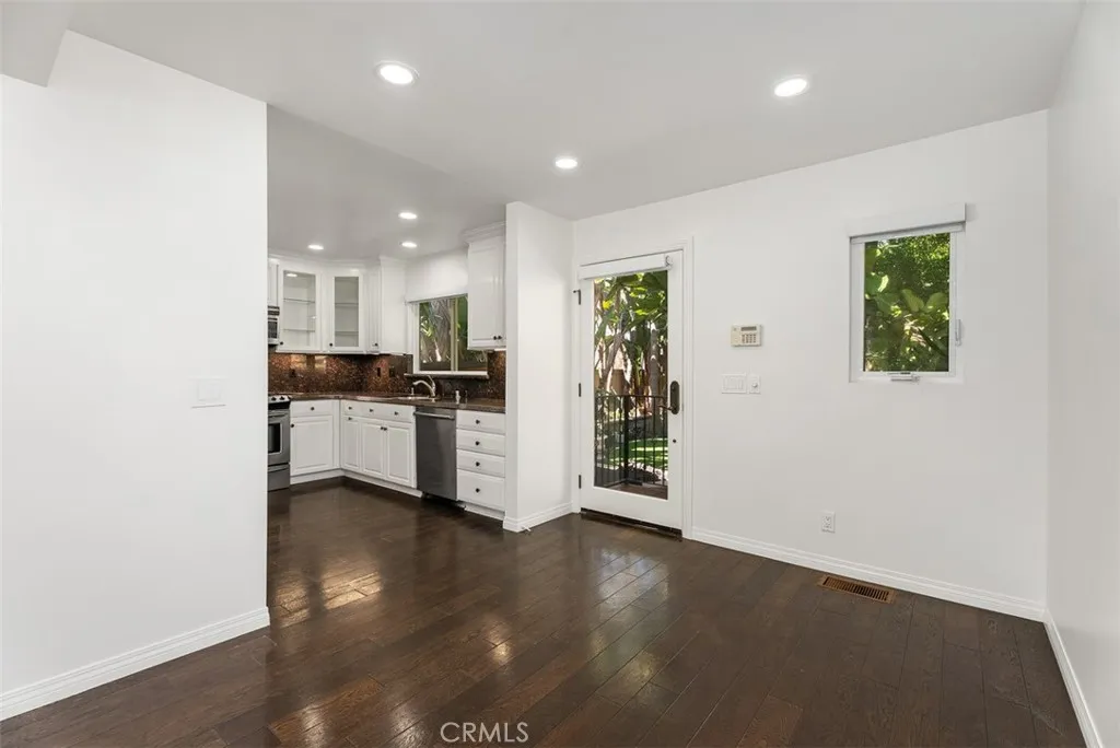 Laguna Beach, California 92651, United States, 2 Bedrooms Bedrooms, ,2 BathroomsBathrooms,Residential,Active,162030